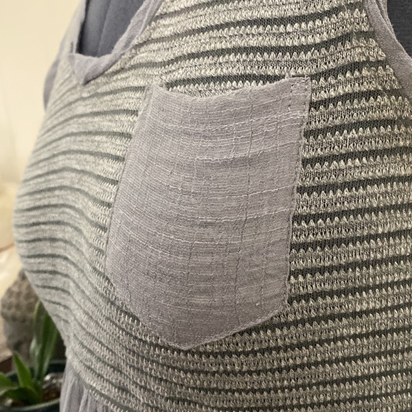 2for$10💥Sleeveless Top w/ Pocket - Picture 4 of 13